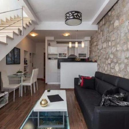 דוברובניק Aquarium Duplex - Duplex Two-Bedroom Apartment With Terrace מראה חיצוני תמונה