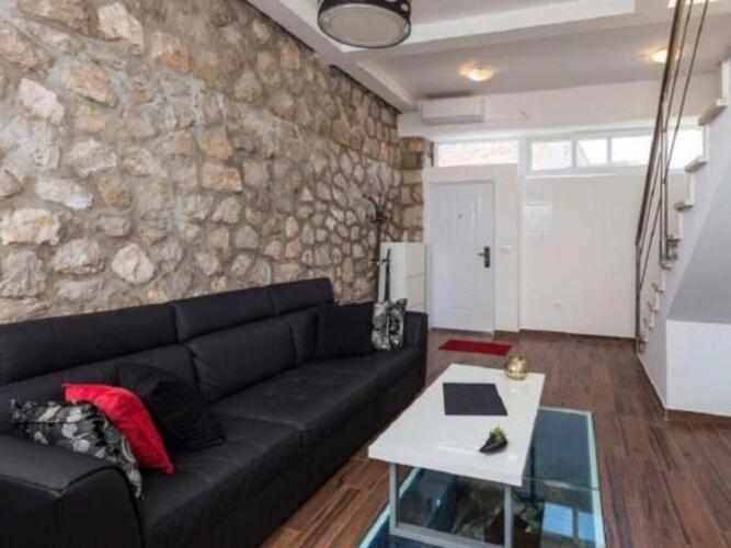 דוברובניק Aquarium Duplex - Duplex Two-Bedroom Apartment With Terrace מראה חיצוני תמונה